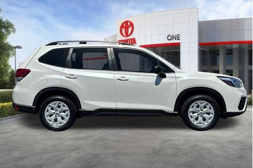 Crystal White Pearl 2020 Subaru Forester Base