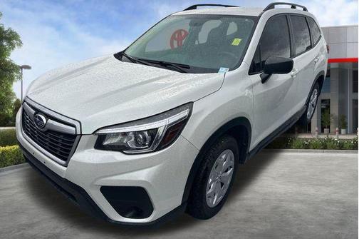 Crystal White Pearl 2020 Subaru Forester Base