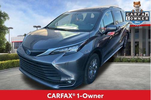 2025 Toyota Sienna XLE