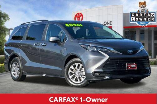 2025 Toyota Sienna XLE