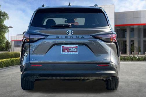 2025 Toyota Sienna XLE