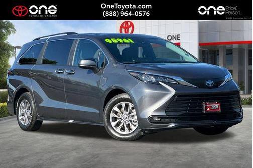 2025 Toyota Sienna XLE