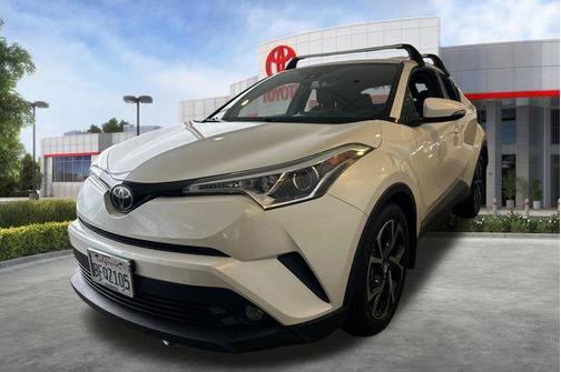 Blizzard Pearl 2018 Toyota C-HR XLE Premium