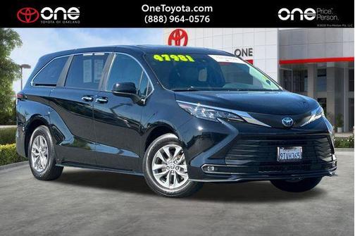 2025 Toyota Sienna XLE