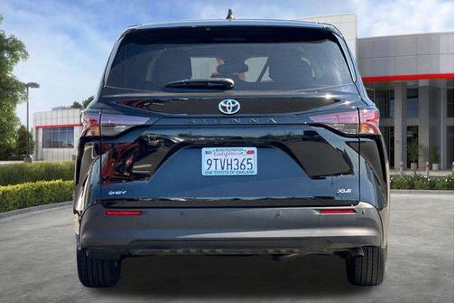 2025 Toyota Sienna XLE