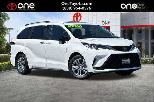 Ice Cap 2023 Toyota Sienna XSE 7 Passenger