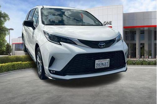 Ice Cap 2023 Toyota Sienna XSE 7 Passenger