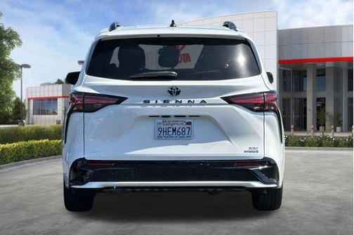 Ice Cap 2023 Toyota Sienna XSE 7 Passenger