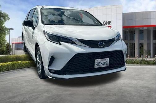 Ice Cap 2023 Toyota Sienna XSE 7 Passenger