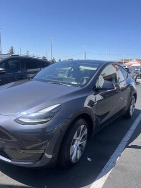 2023 Tesla Model Y Long Range Dual Motor All-Wheel Drive