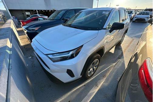 2024 Toyota RAV4 LE