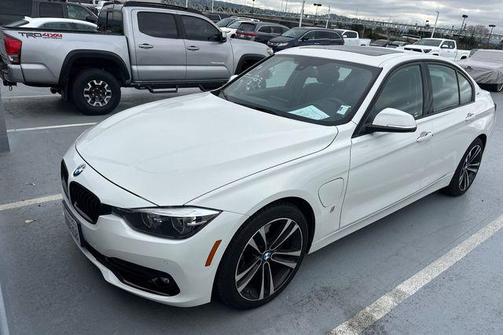 2018 BMW 330e iPerformance