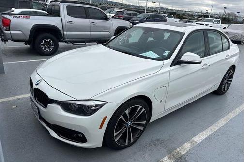 2018 BMW 330e iPerformance
