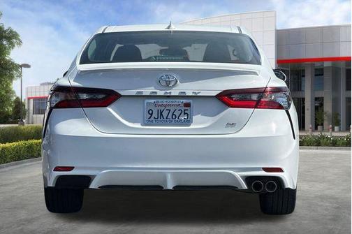 Ice Cap 2024 Toyota Camry SE