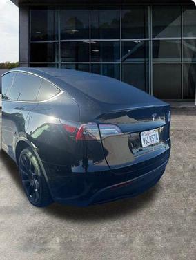 2022 Tesla Model Y Long Range Dual Motor All-Wheel Drive
