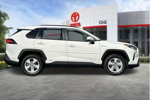 2020 Toyota RAV4 Hybrid LE