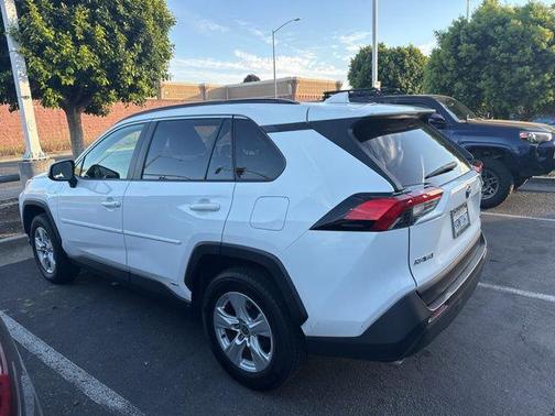 2020 Toyota RAV4 Hybrid LE