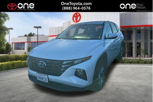 2022 Hyundai TUCSON SE