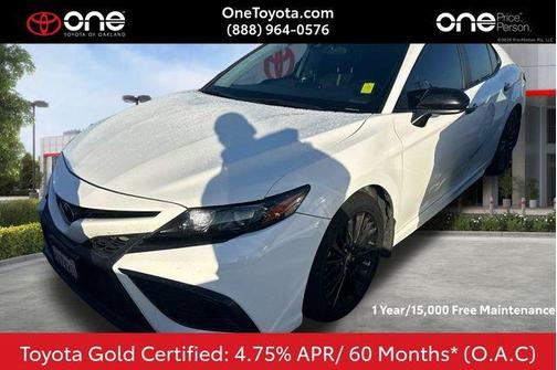 Super White 2021 Toyota Camry SE