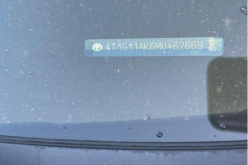 Super White 2021 Toyota Camry SE