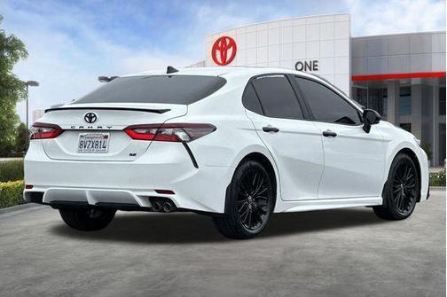 Super White 2021 Toyota Camry SE