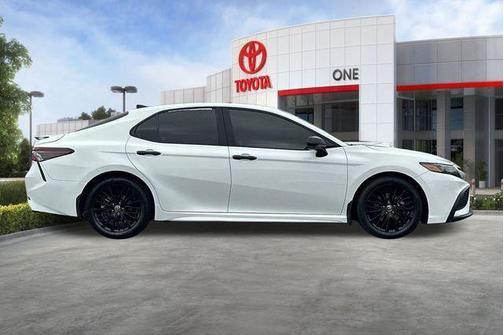 Super White 2021 Toyota Camry SE