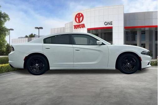 Bright White Clearcoat 2016 Dodge Charger SE