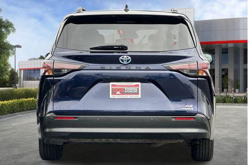 2024 Toyota Sienna XLE