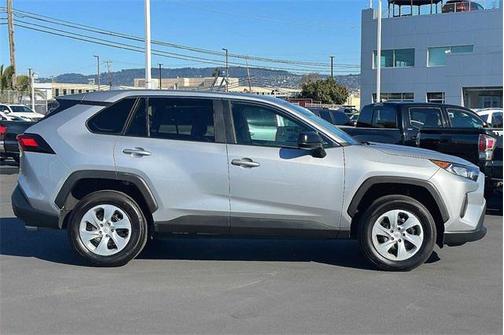 Silver Sky Metallic 2022 Toyota RAV4 LE