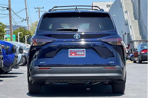 2025 Toyota Sienna XLE 7 Passenger