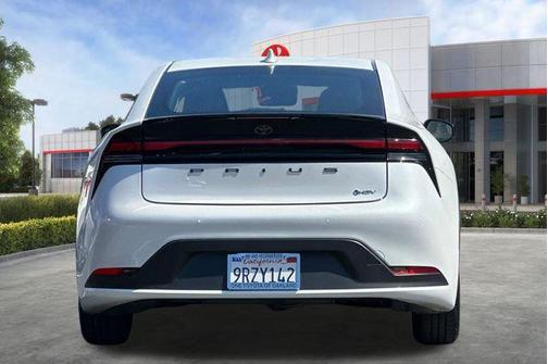 2025 Toyota Prius LE