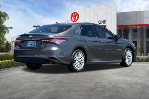 Predawn Gray Mica 2018 Toyota Camry XLE