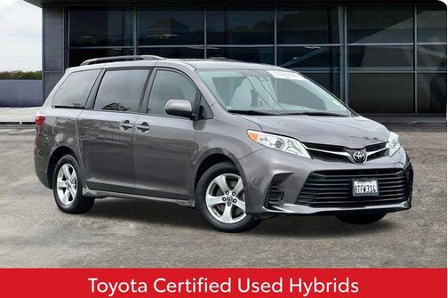 2020 Toyota Sienna LE