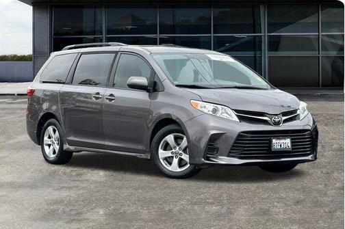 2020 Toyota Sienna LE