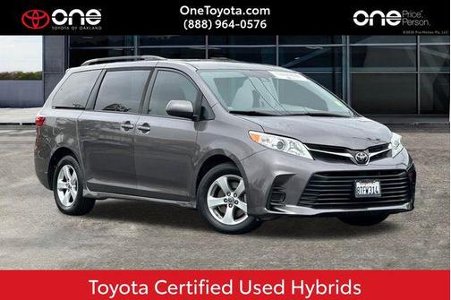 2020 Toyota Sienna LE