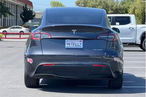 2024 Tesla Model Y Long Range