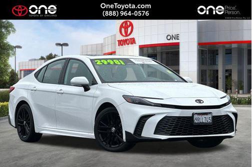 2025 Toyota Camry SE