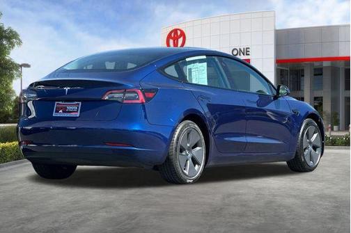 Deep Blue Metallic 2023 Tesla Model 3 Standard Range