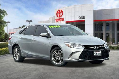 2017 Toyota Camry SE