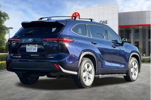 2020 Toyota Highlander LE