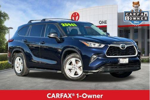 2020 Toyota Highlander LE