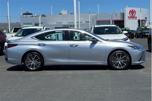 2025 Lexus ES 300h Base