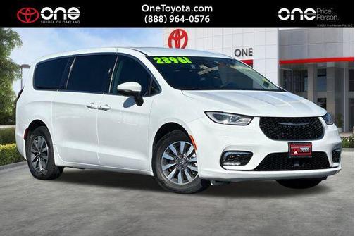 Bright White Clearcoat 2023 Chrysler Pacifica Hybrid Touring L