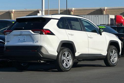 2025 Toyota RAV4 Hybrid LE