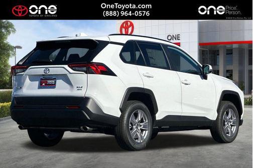 2025 Toyota RAV4 XLE
