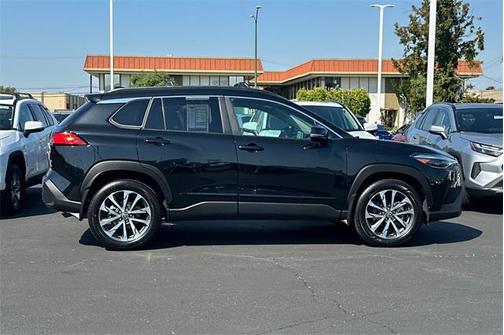 2023 Toyota Corolla Cross XLE