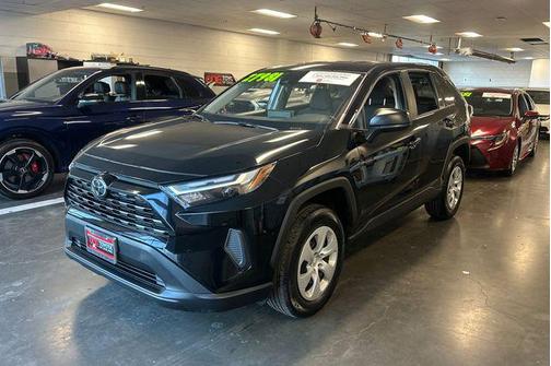 2024 Toyota RAV4 LE