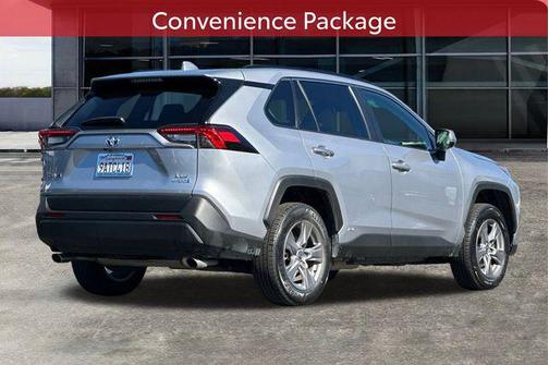 2022 Toyota RAV4 Hybrid XLE