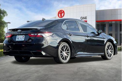 2022 Toyota Camry SE