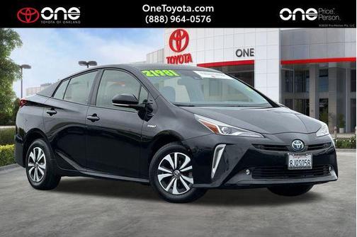 Midnight Black Metallic 2019 Toyota Prius XLE